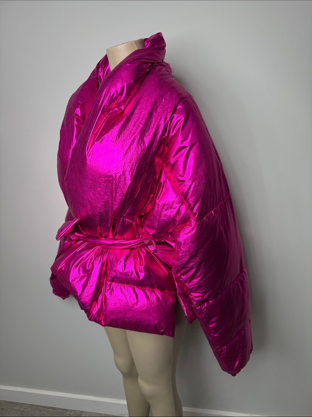 AKIRA Metallic Hot Pink Wrap Puffer Jacket - Picture 2 of 6